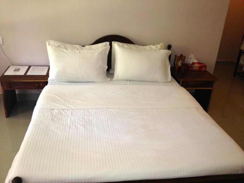 Hotel Fire Dragon Hideaway Negombo Zimmer foto
