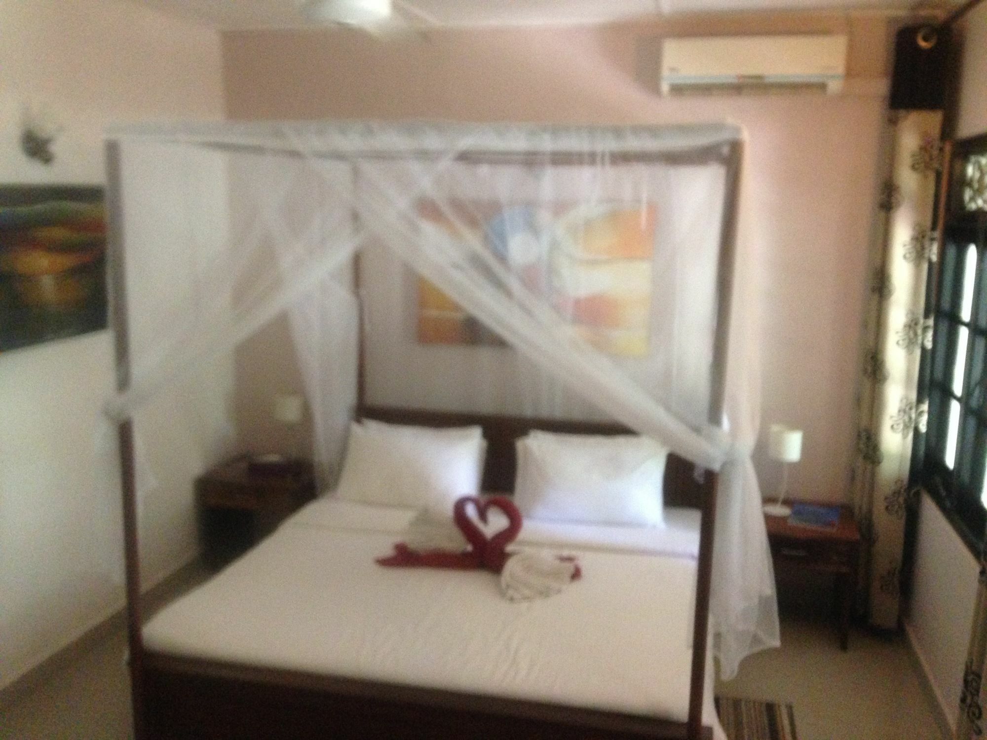 Hotel Fire Dragon Hideaway Negombo Exterior foto